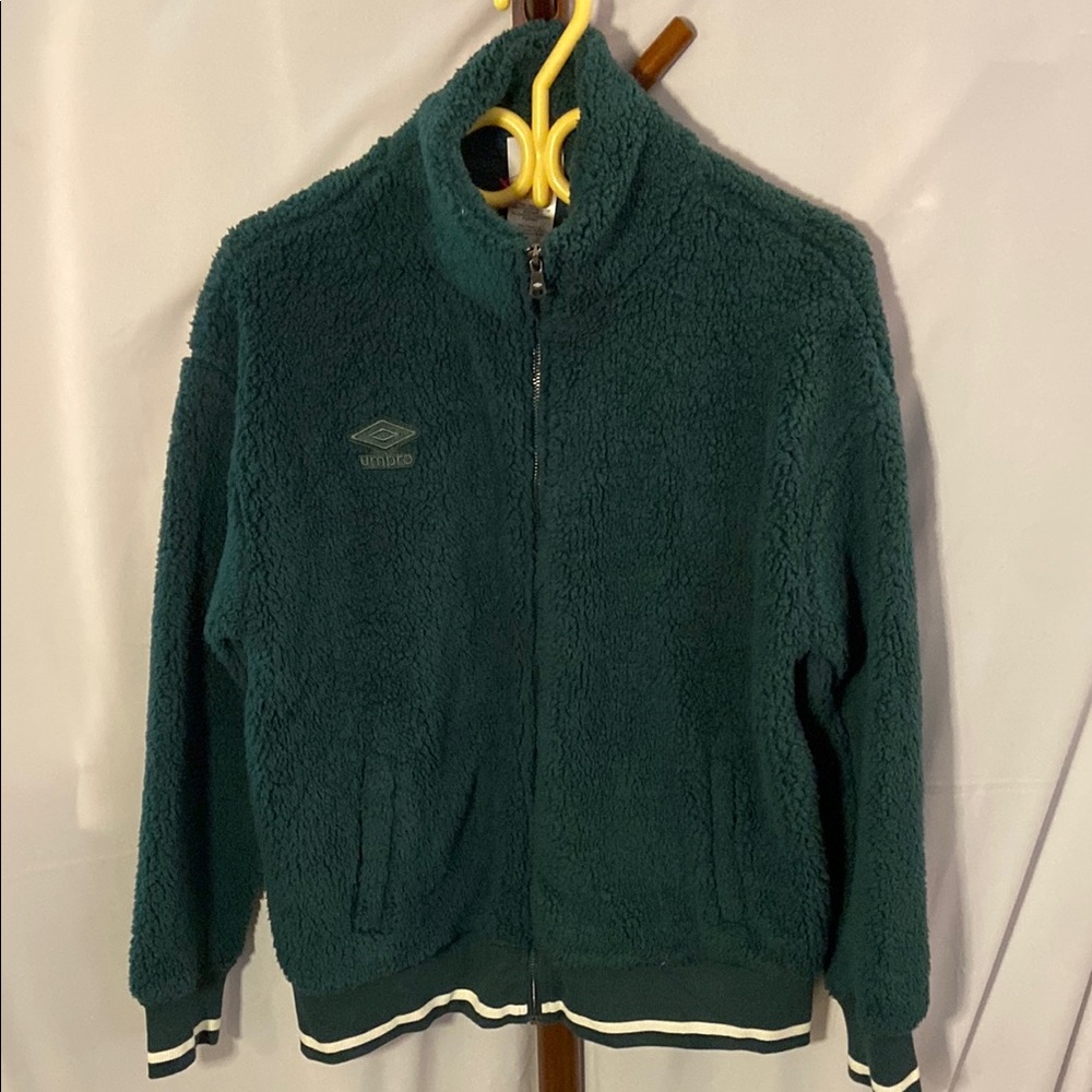 Like new Umbro Green (emerald) Fleece Jacket